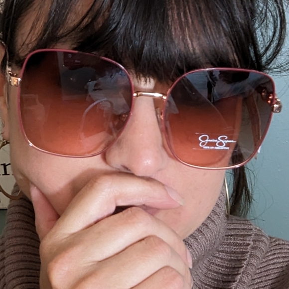 Jessica Simpson Sunglasses - Picture 5 of 6